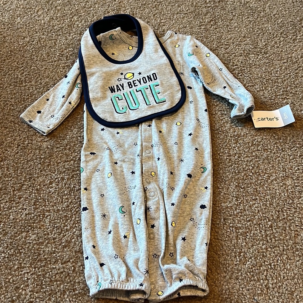 Carter’s 6 month Space Pajamas & Bib.  BNWT.
